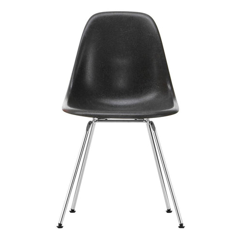 Cadeira Eames em Fibra de Vidro DSX / Base Cromada